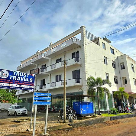 Hotel Marutham Kilinochchi Exteriör bild