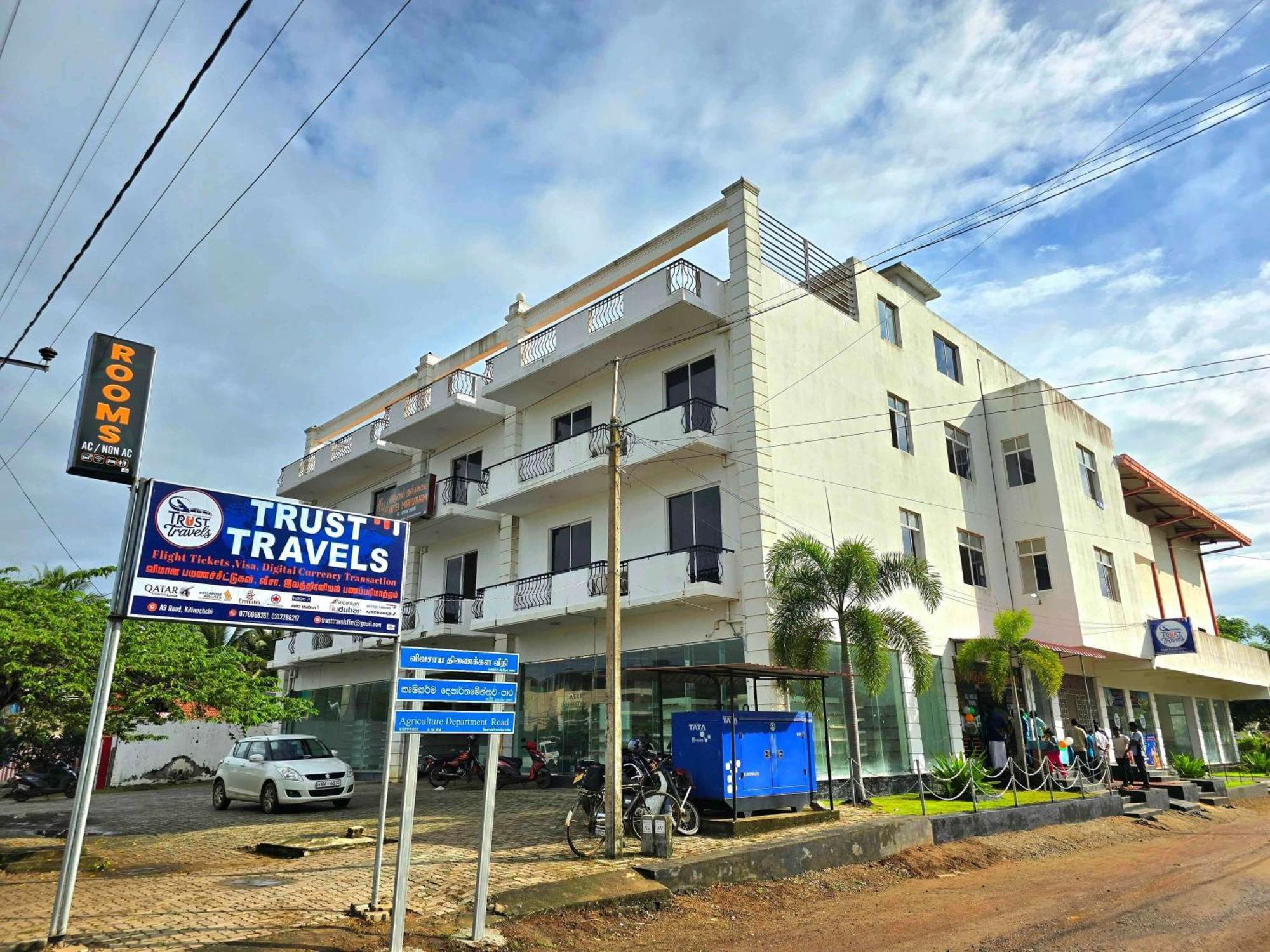 Hotel Marutham Kilinochchi Exteriör bild